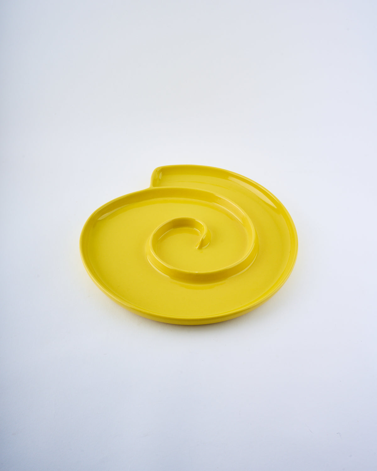 Swirl serving platter