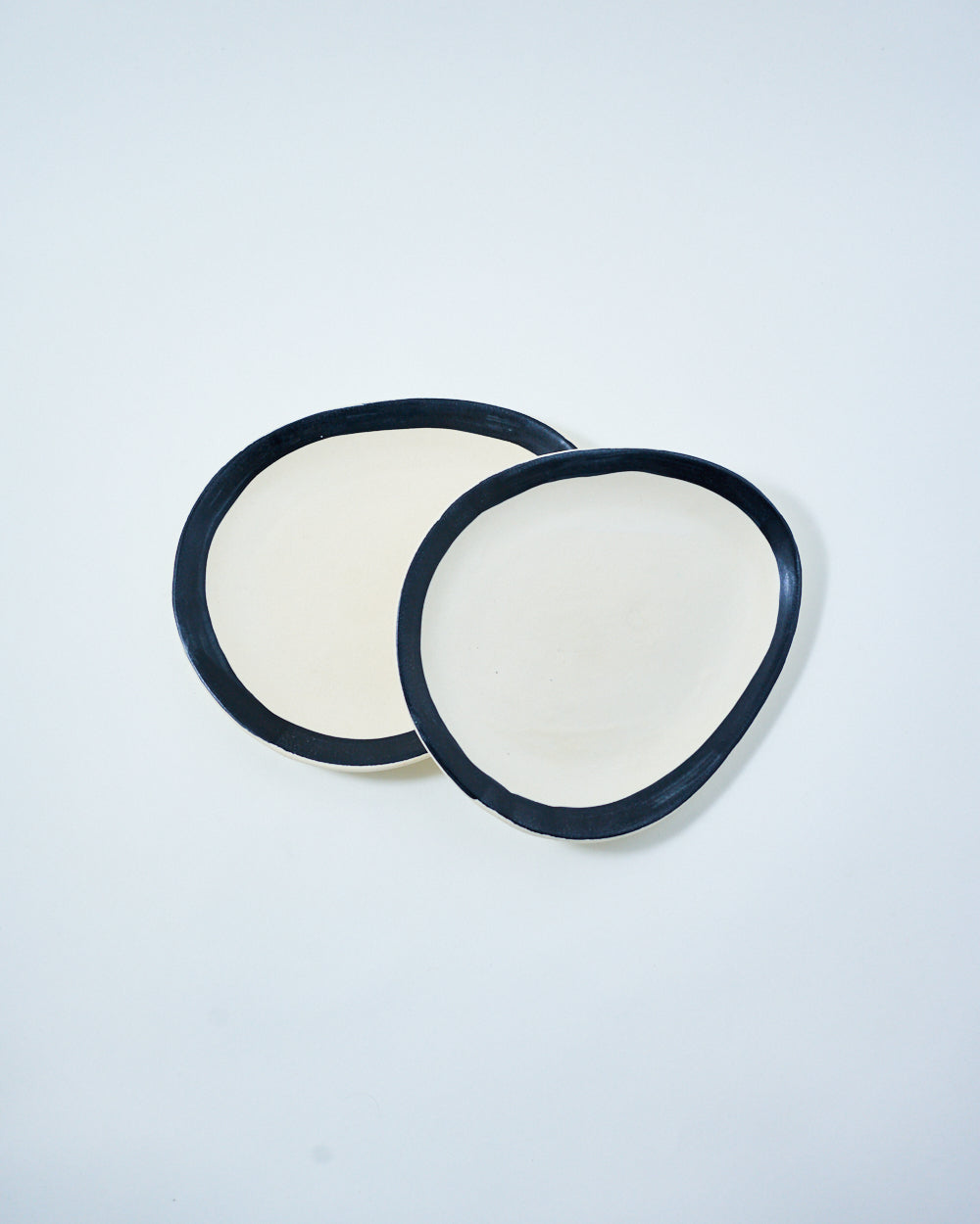 ceramic serving tray in two sizes by klaylist