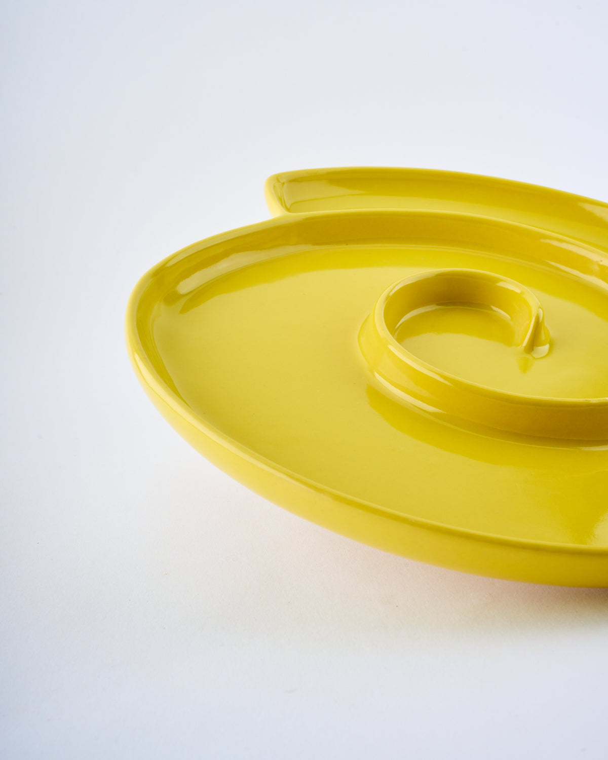 Swirl serving platter