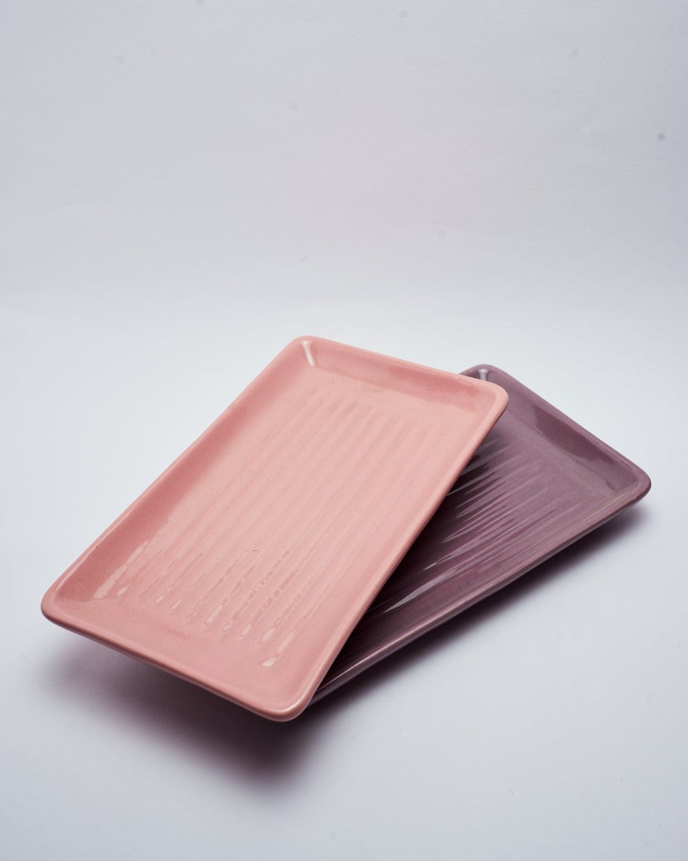 Crinkled ceramic tray