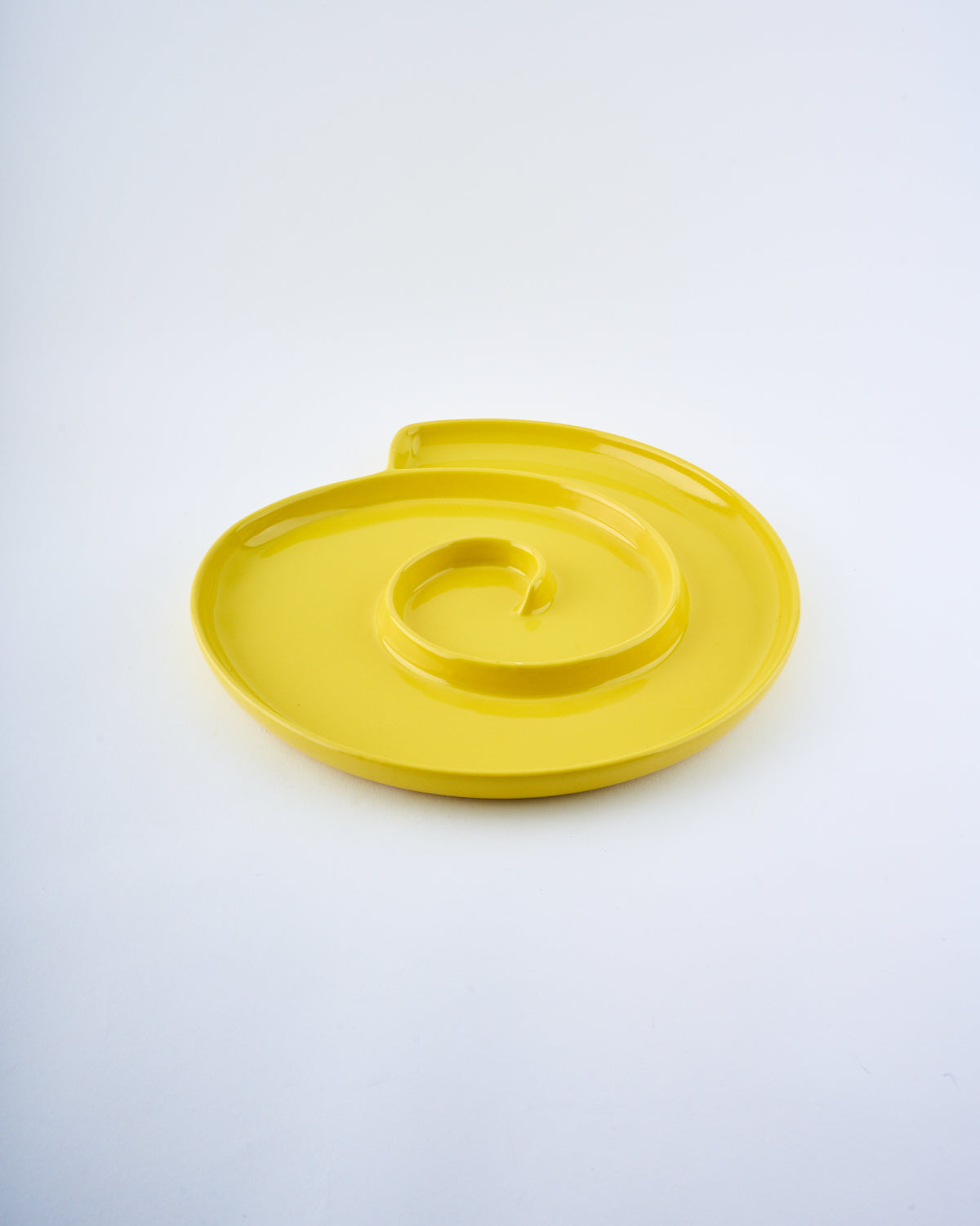 Swirl serving platter