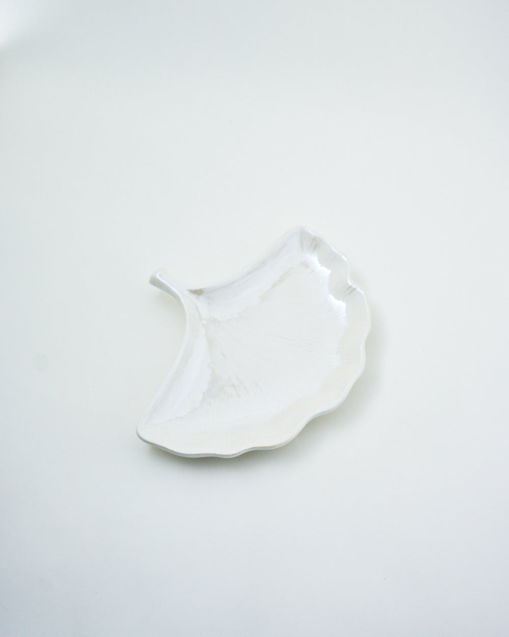 white leaf catchall tray for bathroom